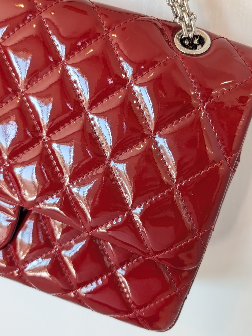 Chanel Red 2.55 Reissue Quilted Patent Leather Crossbody Flap Bag - Picture 4 of 16